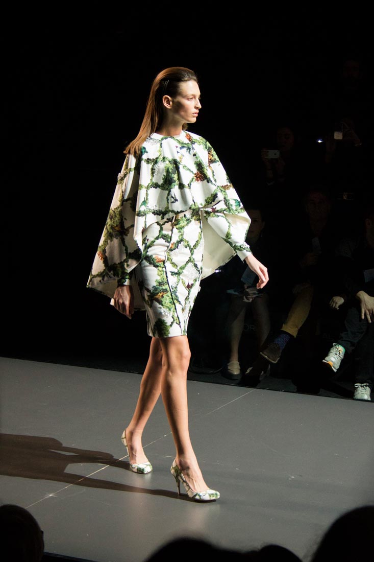 La escuela en el desfile de Leandro Cano