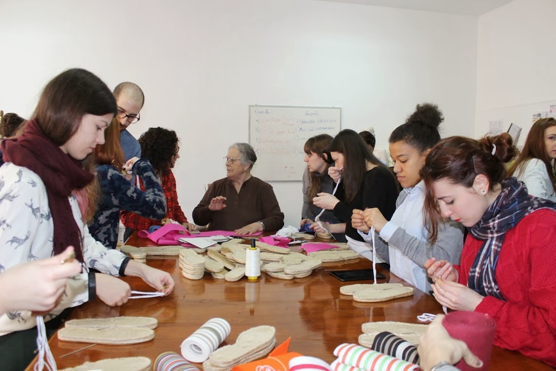 Acto de Presentación de la II edición del Premio de Diseño de la Alpargata de Cervera del Río Alhama
