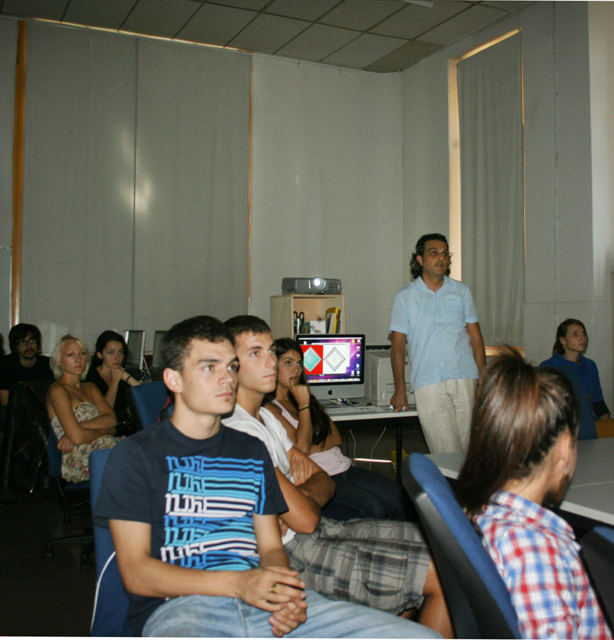 Visita y taller del profesor Enis Timuçin Tan en 3º de Diseño Gráfico