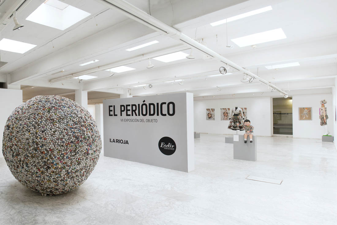 Fotografías de la VII Exposición del Objeto: EL PERIÓDICO (2013)