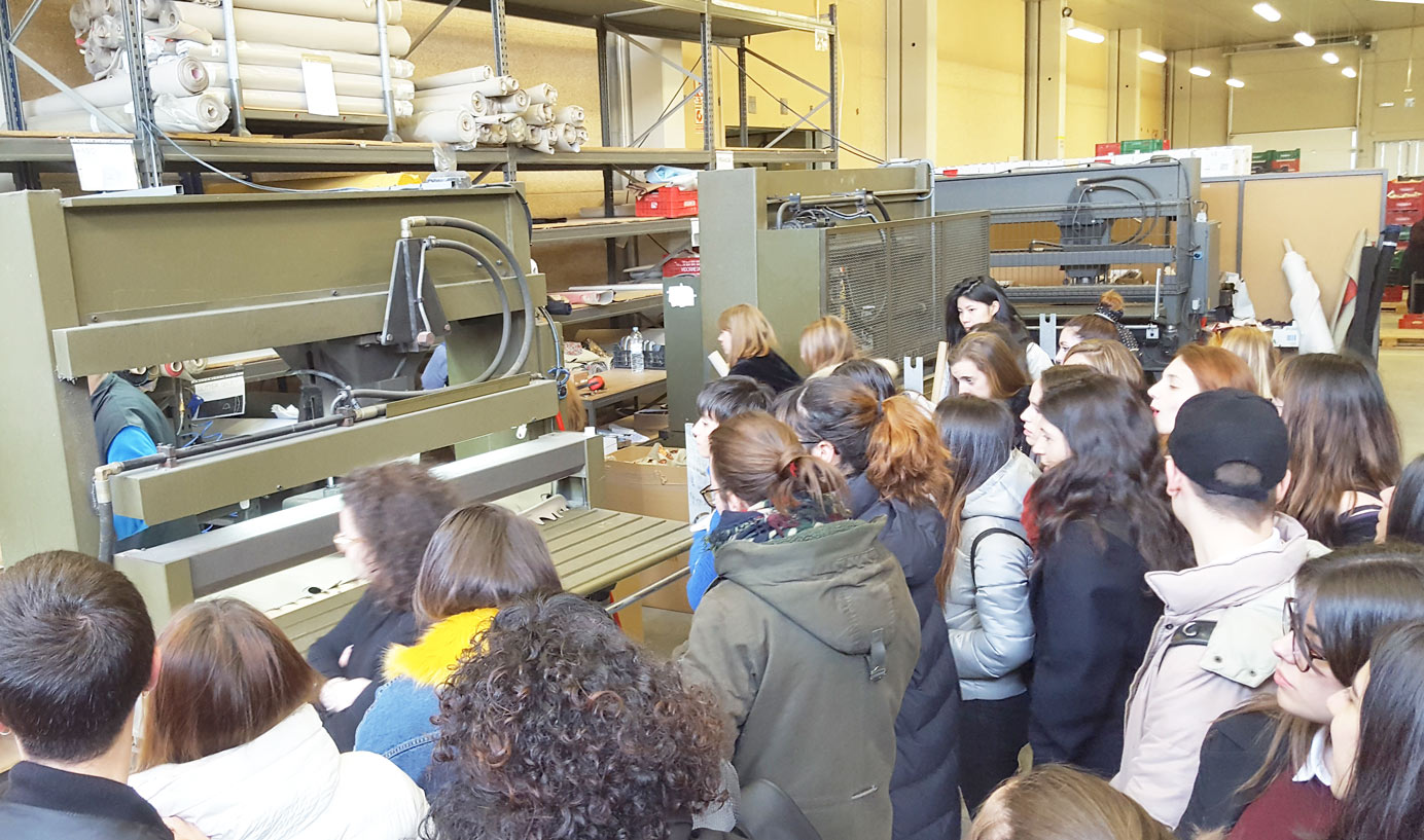 Visita de Moda a la la industria alpargatera de Cervera del Rio Alhama