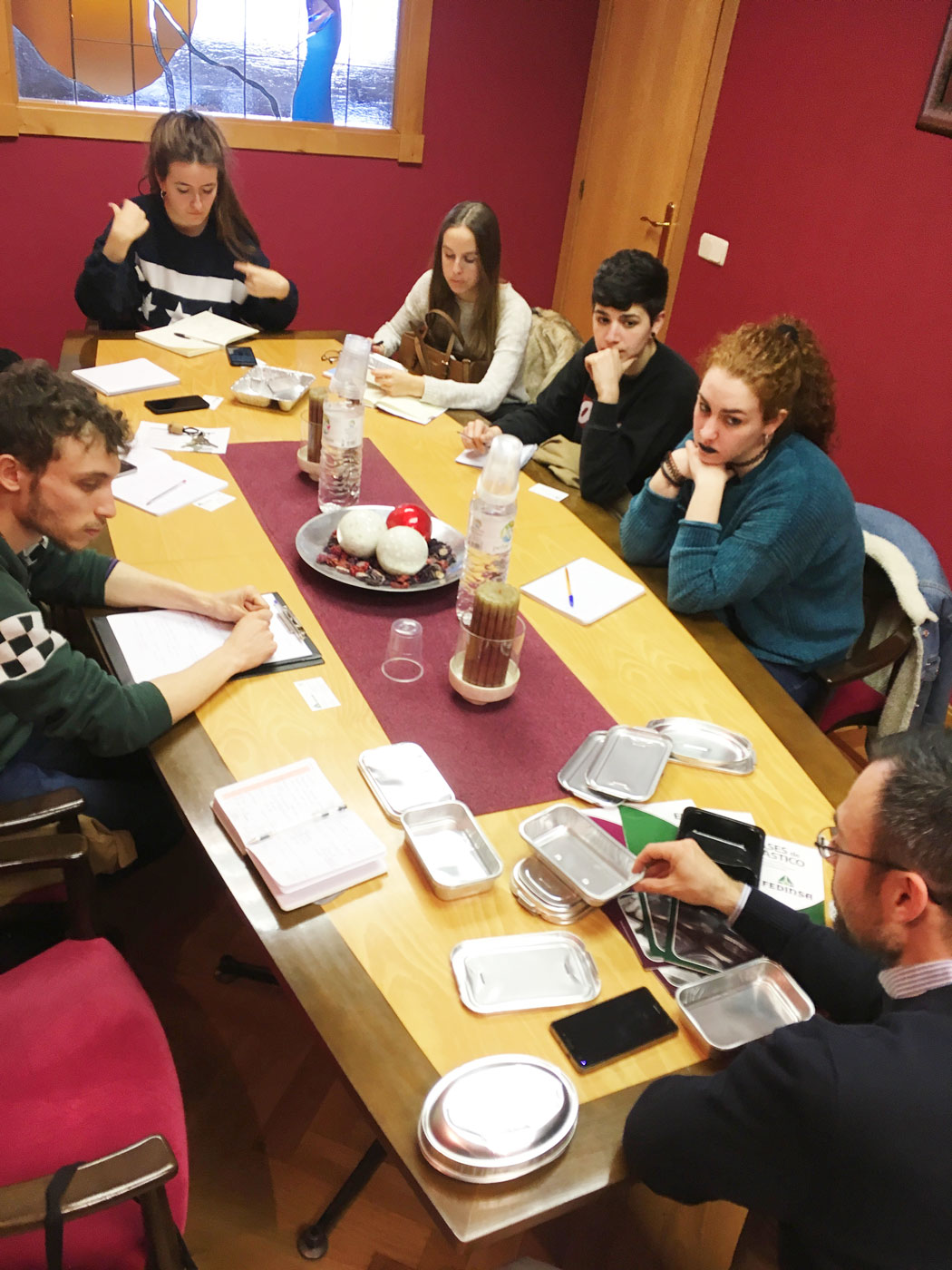 Visita del Máster de Packaging a Fedinsa, envases para alimentación.