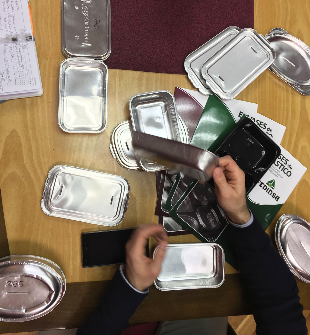 Visita del Máster de Packaging a Fedinsa, envases para alimentación.