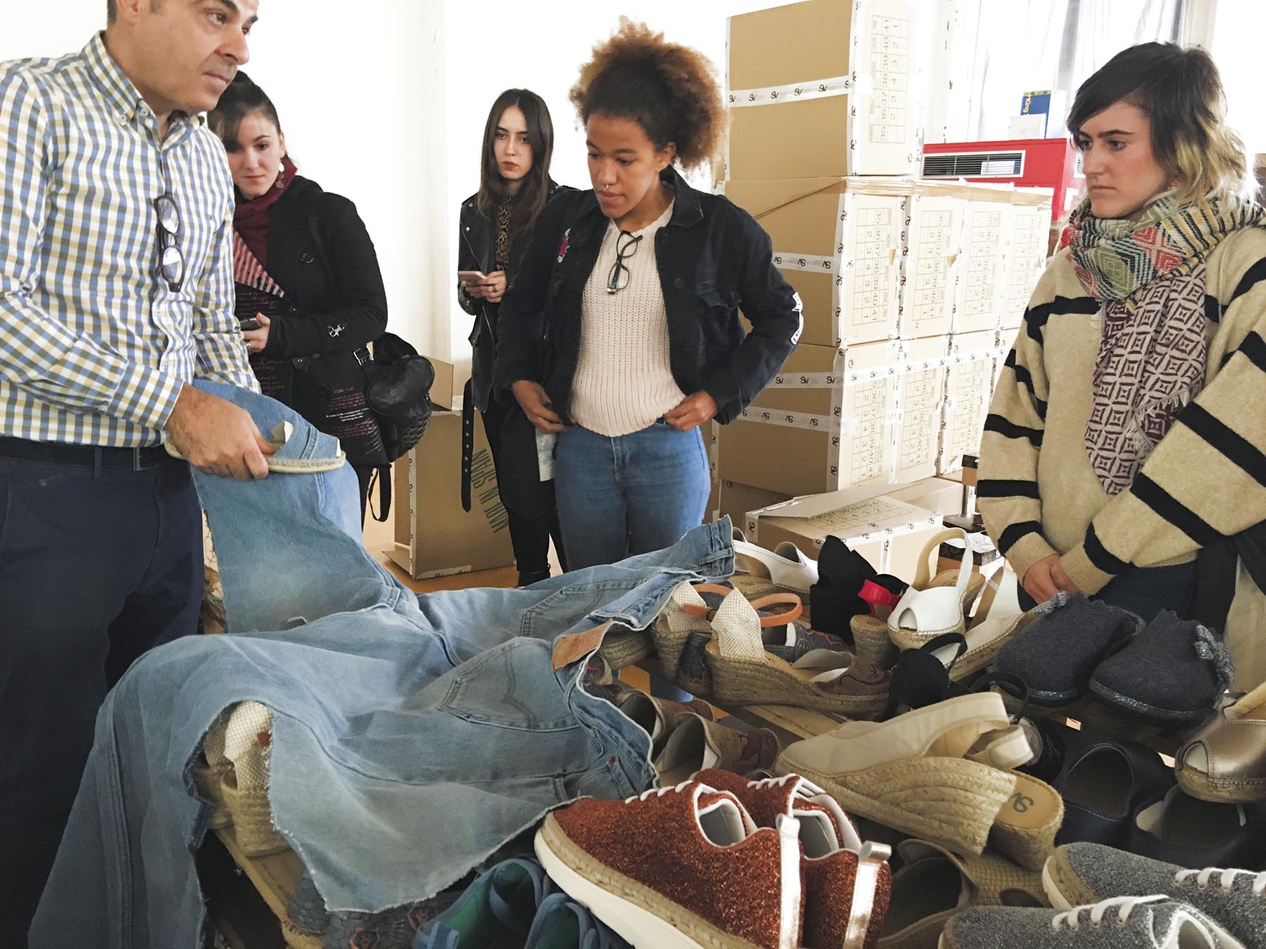 Visita a Cervera del Máster de Calzado.