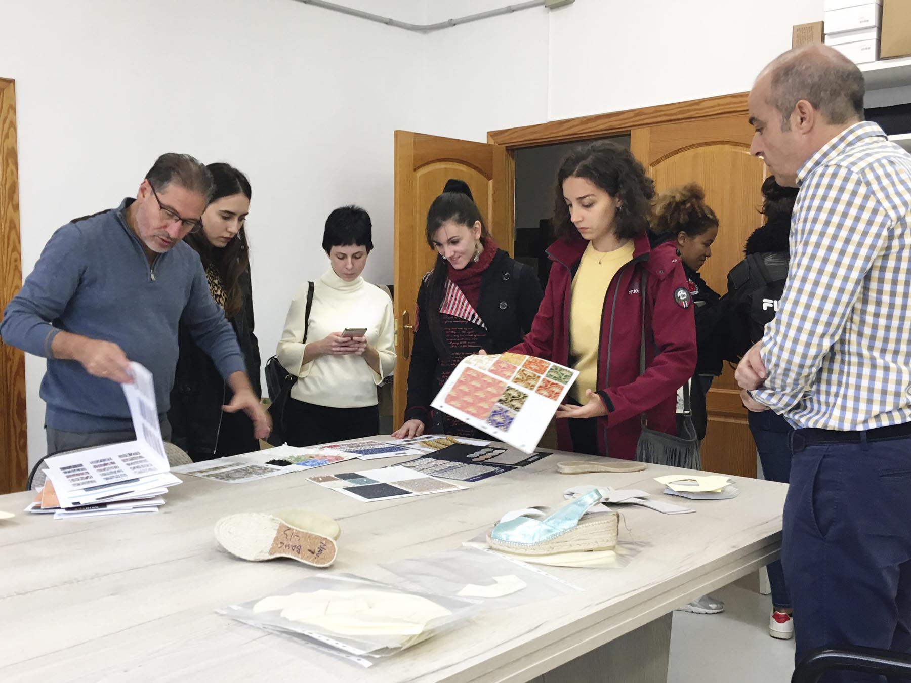 Visita a Cervera del Máster de Calzado.