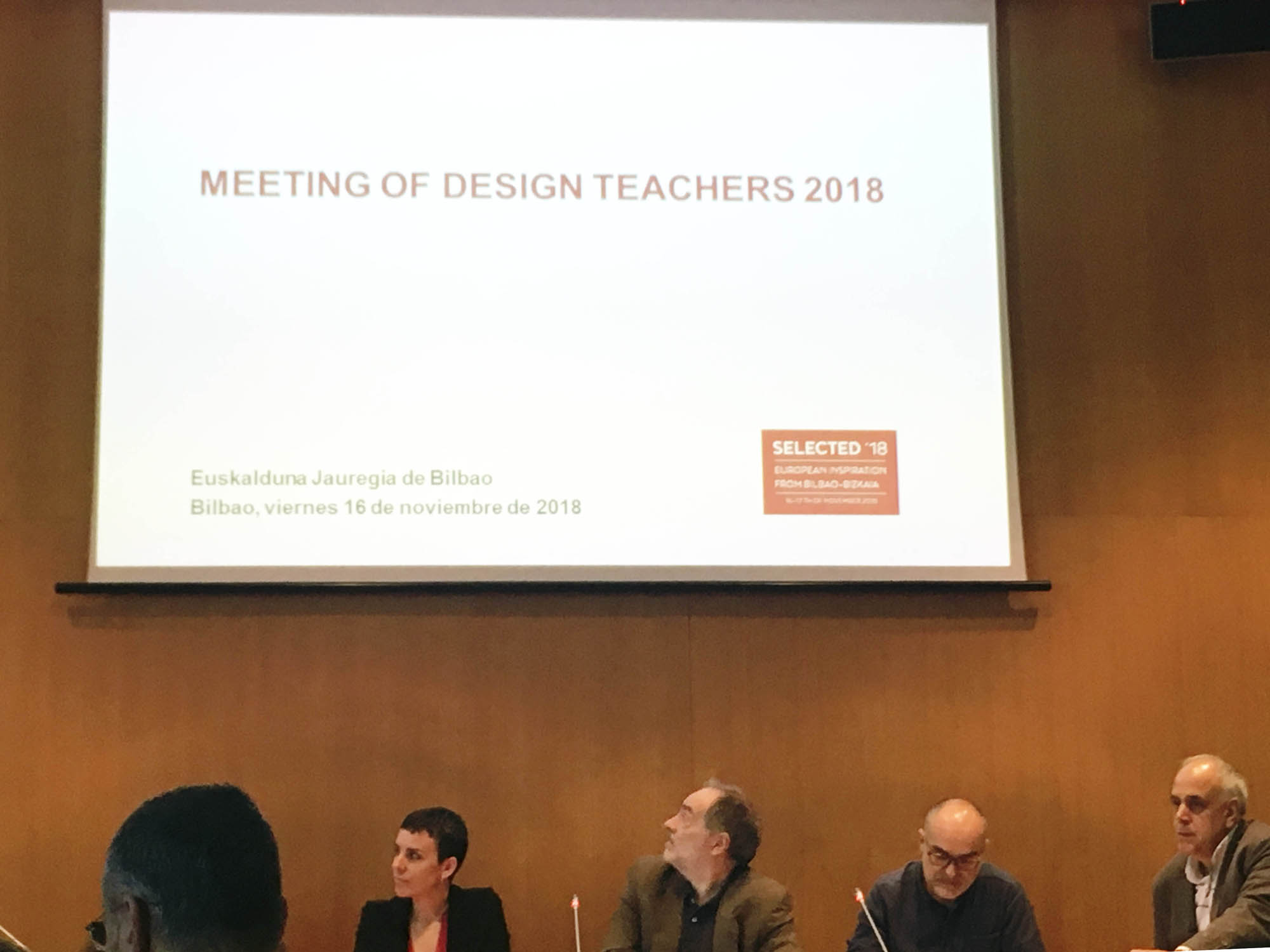 Viaje al Selected 18