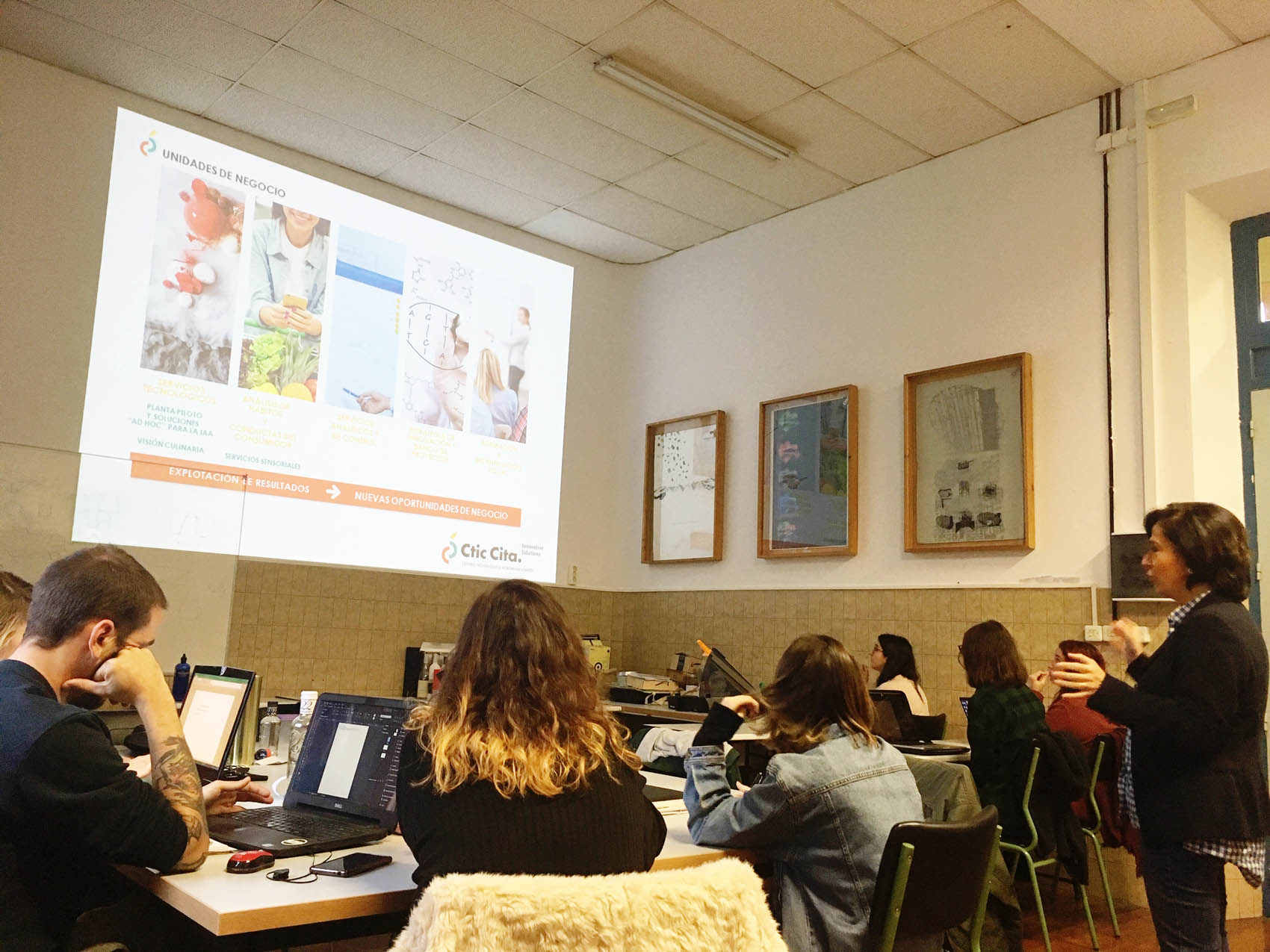 Clase magistral de etiquetado para el Máster de Packaging