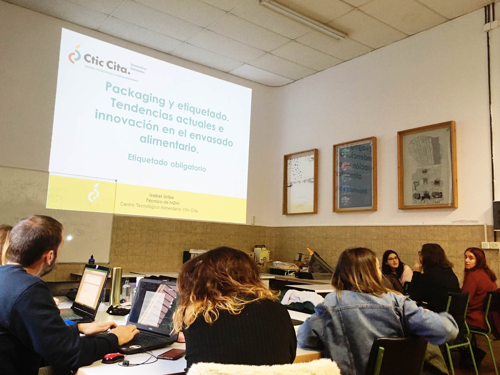 Clase magistral de etiquetado para el Máster de Packaging