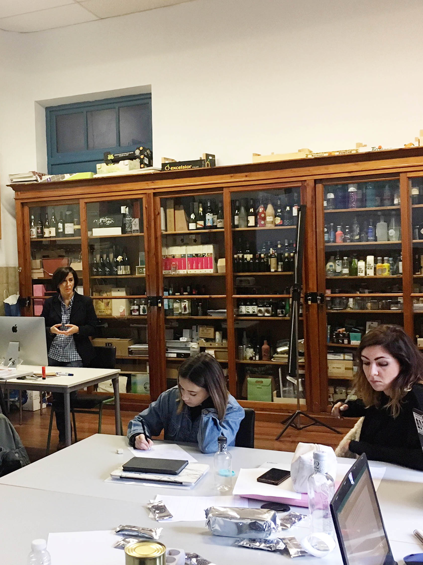 Clase magistral de etiquetado para el Máster de Packaging