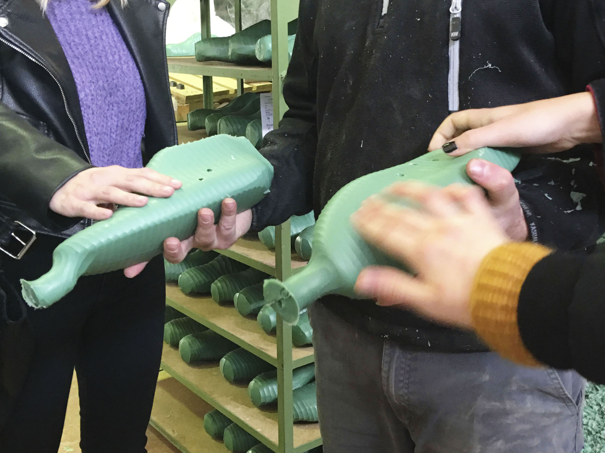 El Máster de Calzado visita varias fábricas en Arnedo