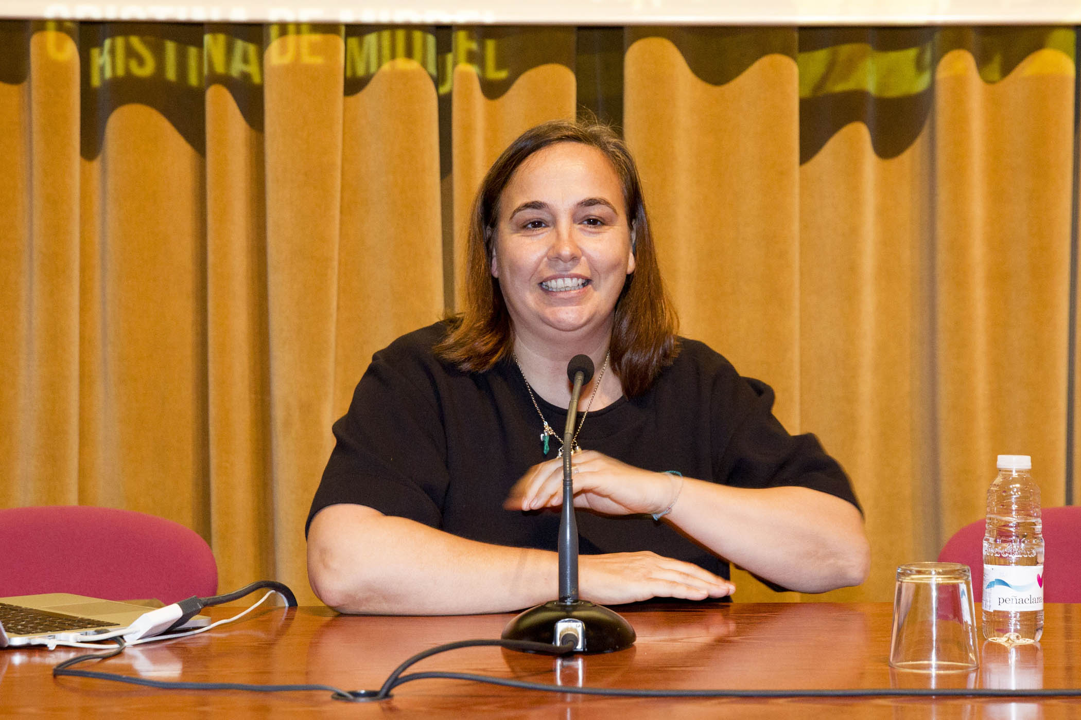 Conferencia de Cristina de Middel en la Esdir