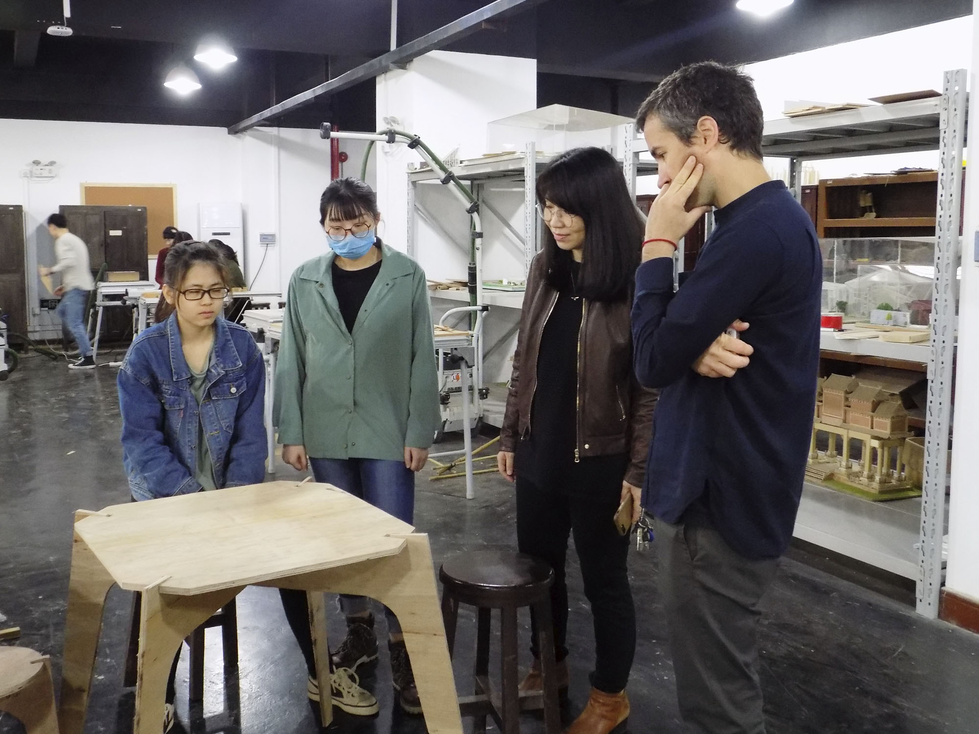 Conferencia Exploring Bamboo. Lunes a las 11h. en el Salón de Actos