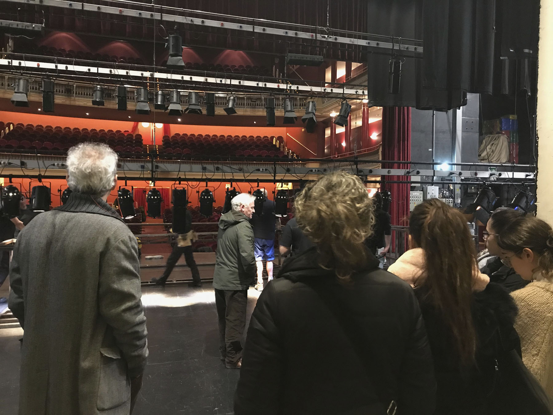 "Escenografía e Iluminación" en el Teatro Bretón