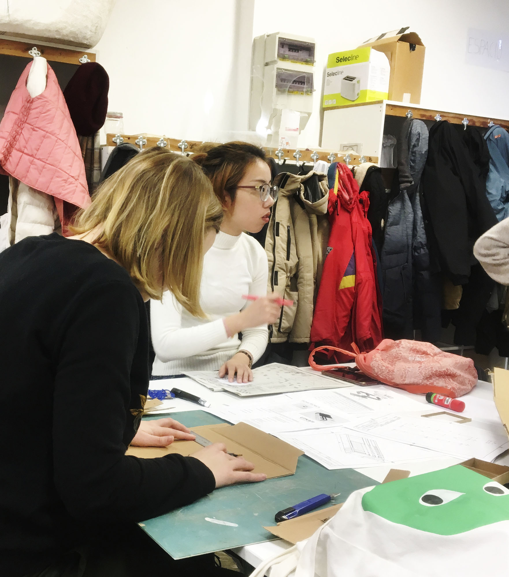 Visita Zhang Li y finalización del taller Open Design