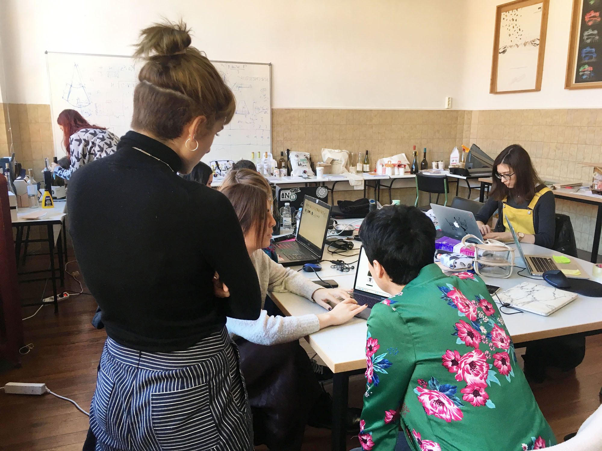 Ladissenyadora visita la Esdir