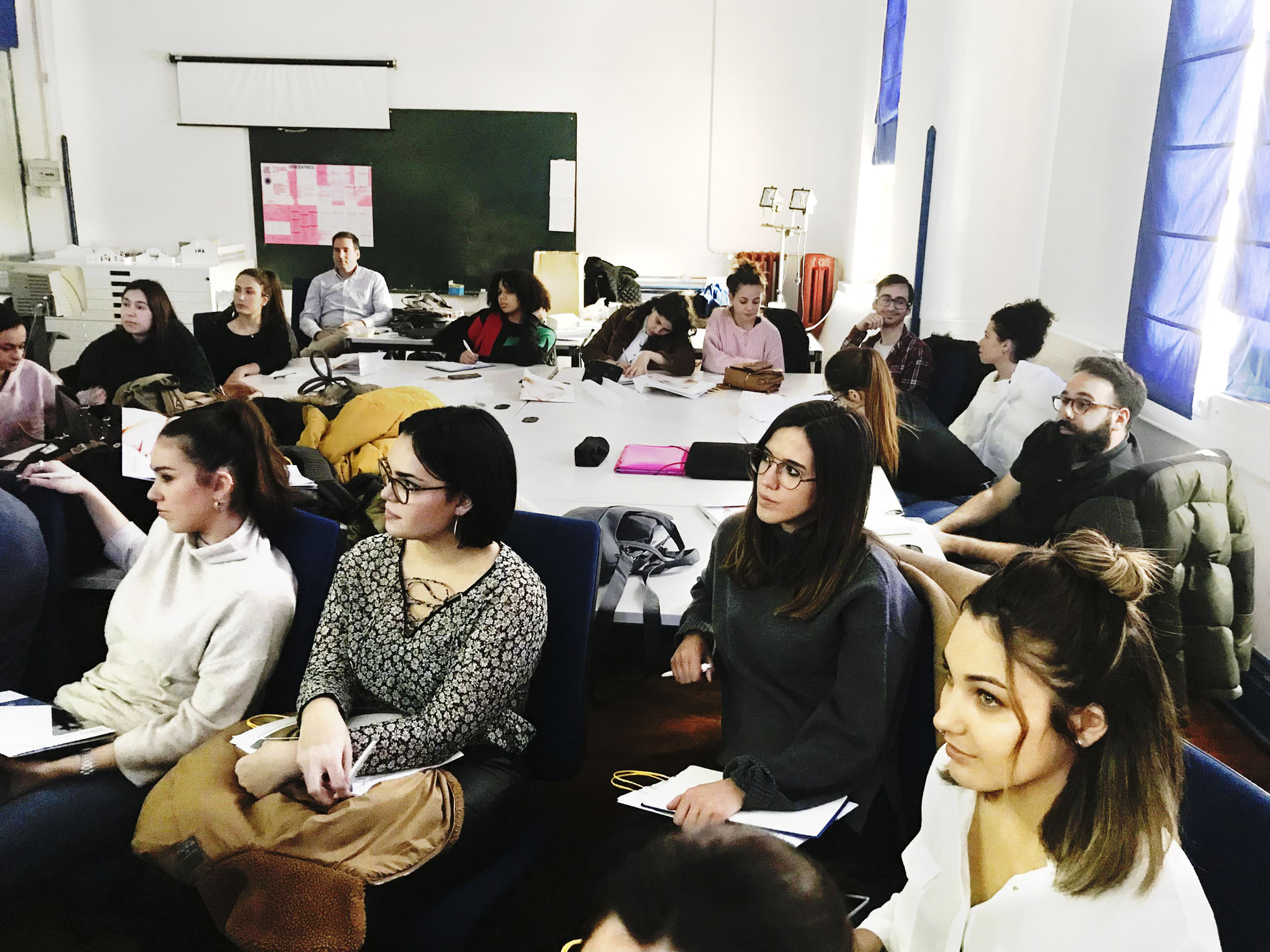 Conferencia sobre Acondicionamiento Acústico en Diseño de Interiores