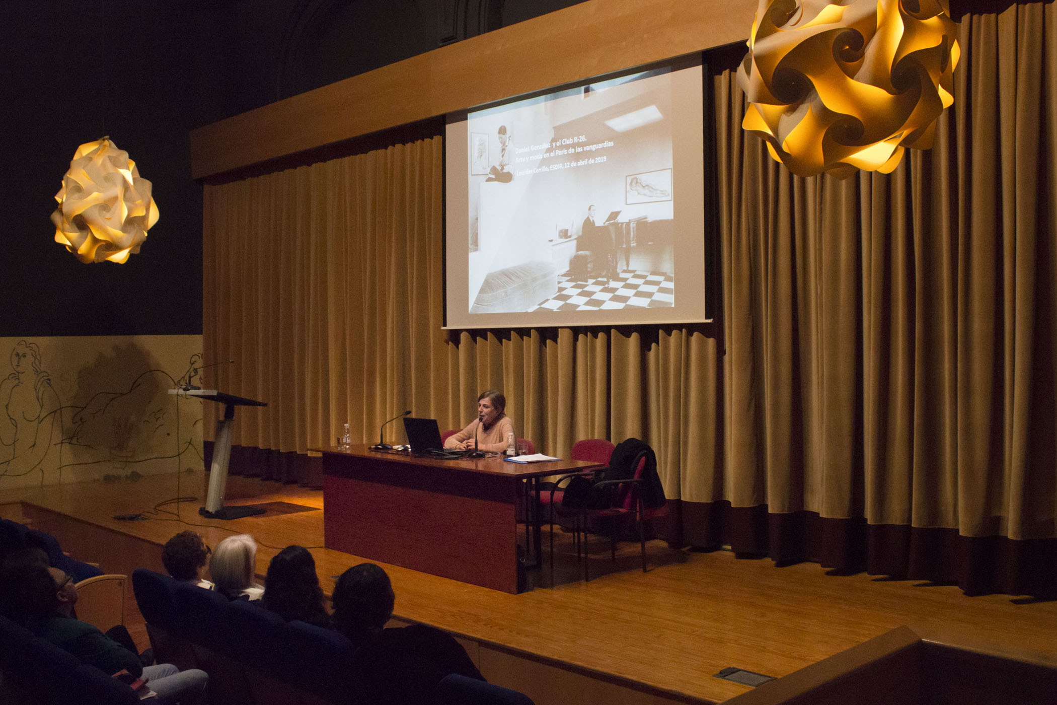 Lourdes Cerrillo.  Conferencia "Daniel González y el Club R-26"