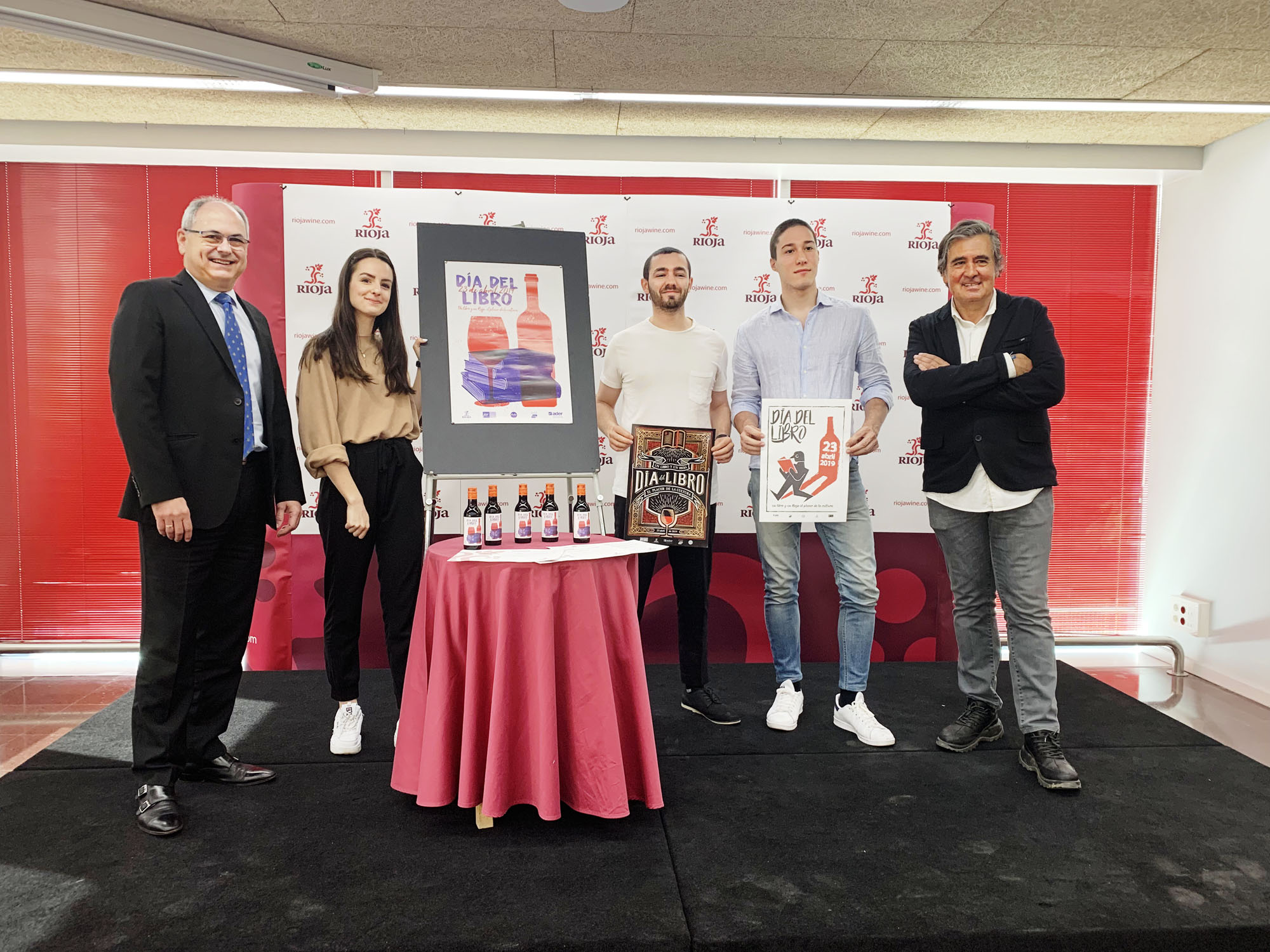 Leyre Chordá 1er premio en el concurso del Día del libro.