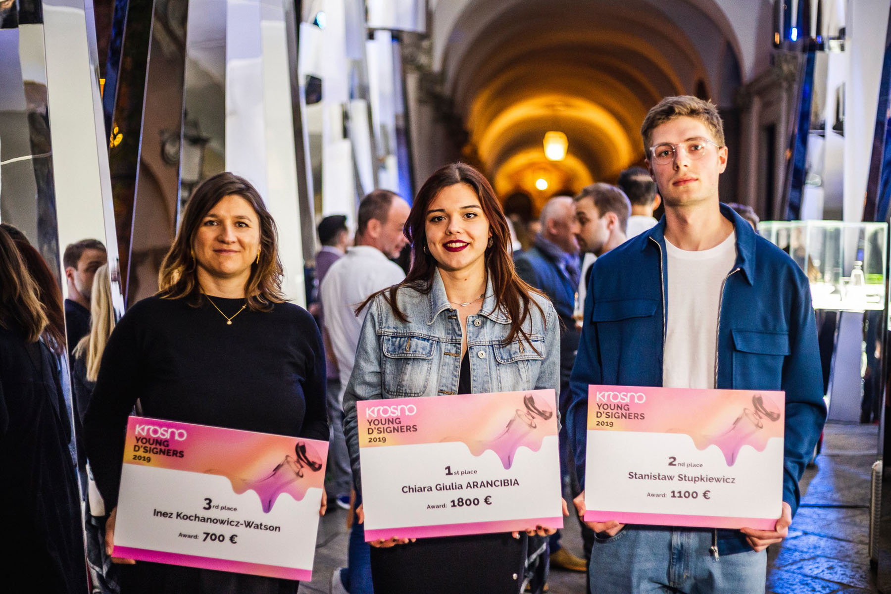 Chiara Arancibia de 4º de Producto,  ganadora del Glass Design Contest