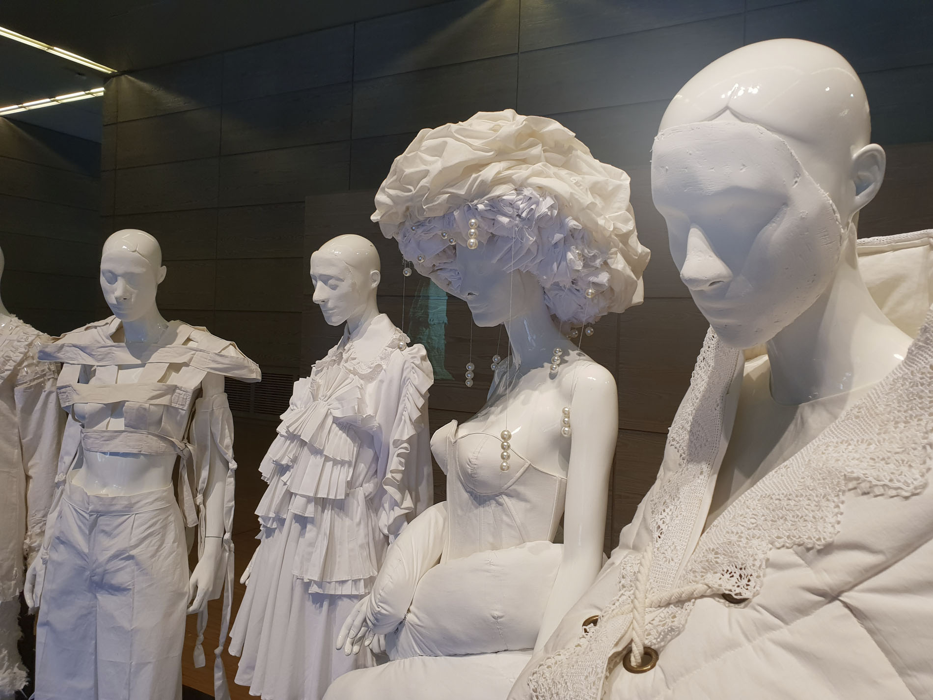 El Museo del Traje expone el vestuario para La Casa de Bernarda Alba