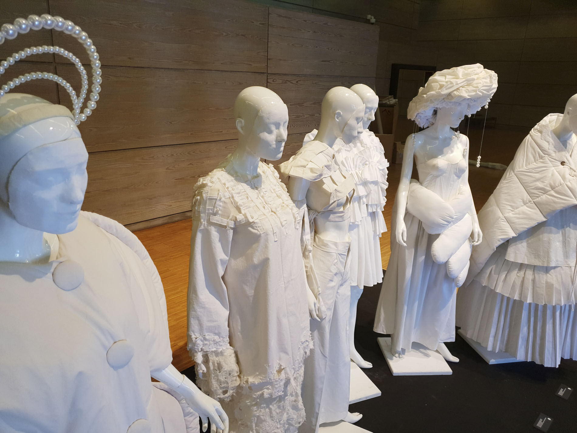 El Museo del Traje expone el vestuario para La Casa de Bernarda Alba