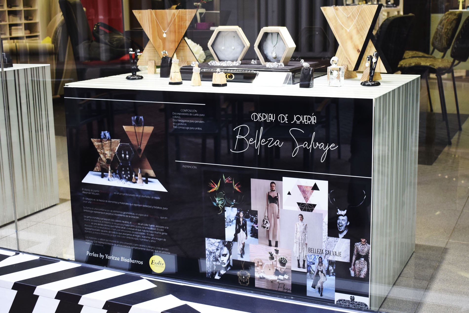 Displays de Joyería en Diseño de Producto