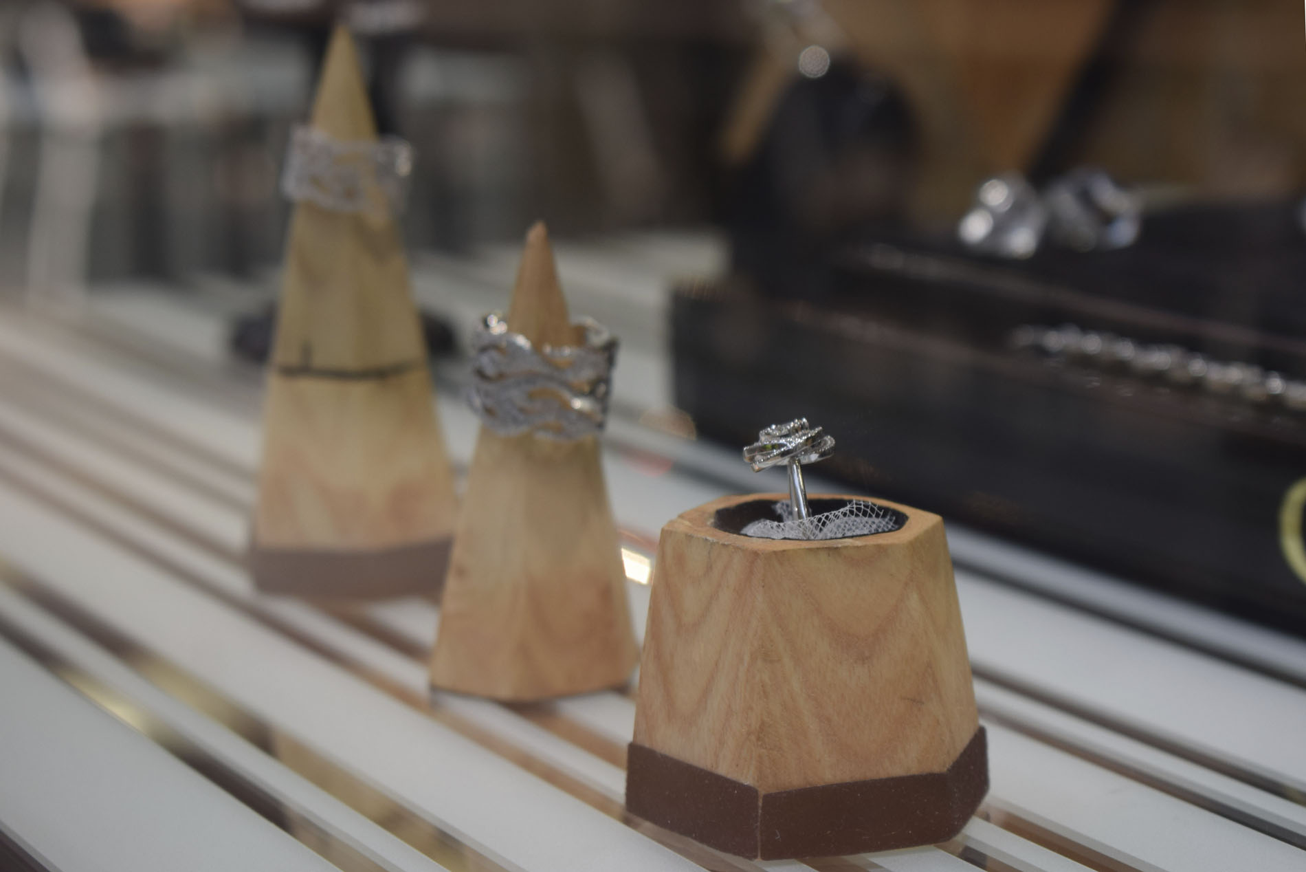 Displays de Joyería en Diseño de Producto