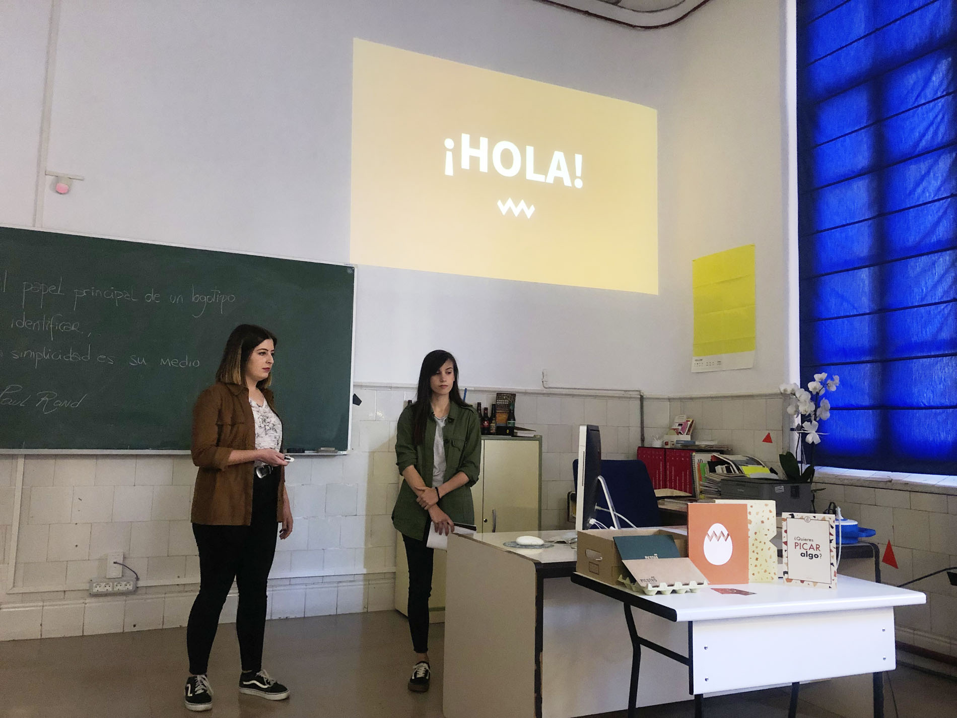 1º de Gráfico diseña la identidad de un aula móvil