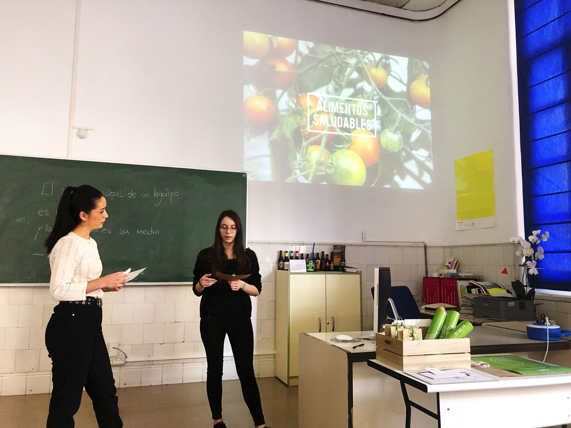 1º de Gráfico diseña la identidad de un aula móvil