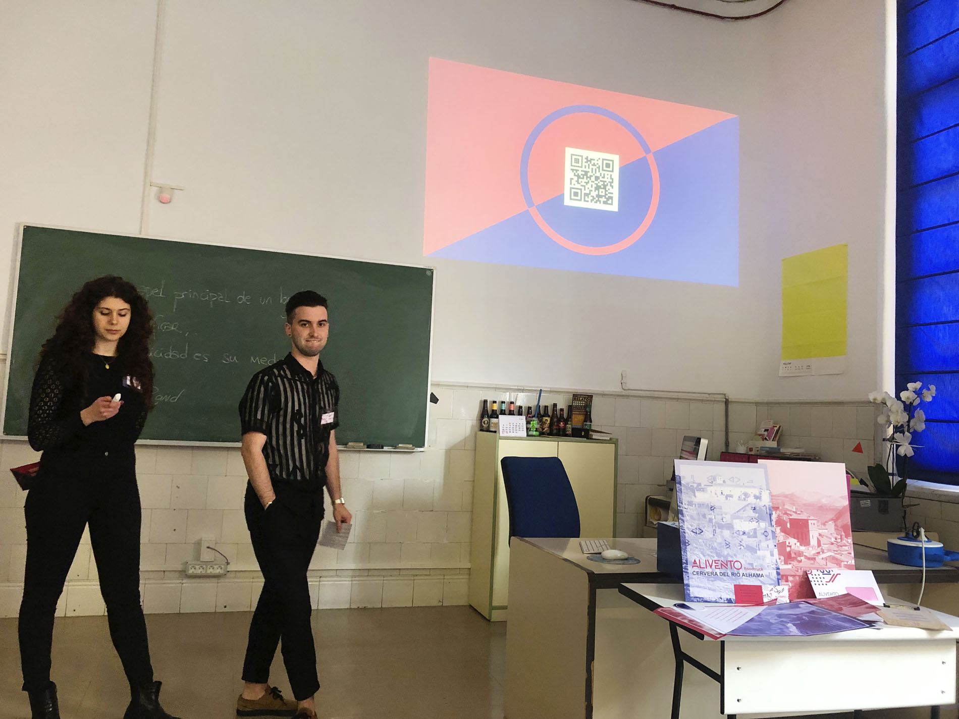 1º de Gráfico diseña la identidad de un aula móvil