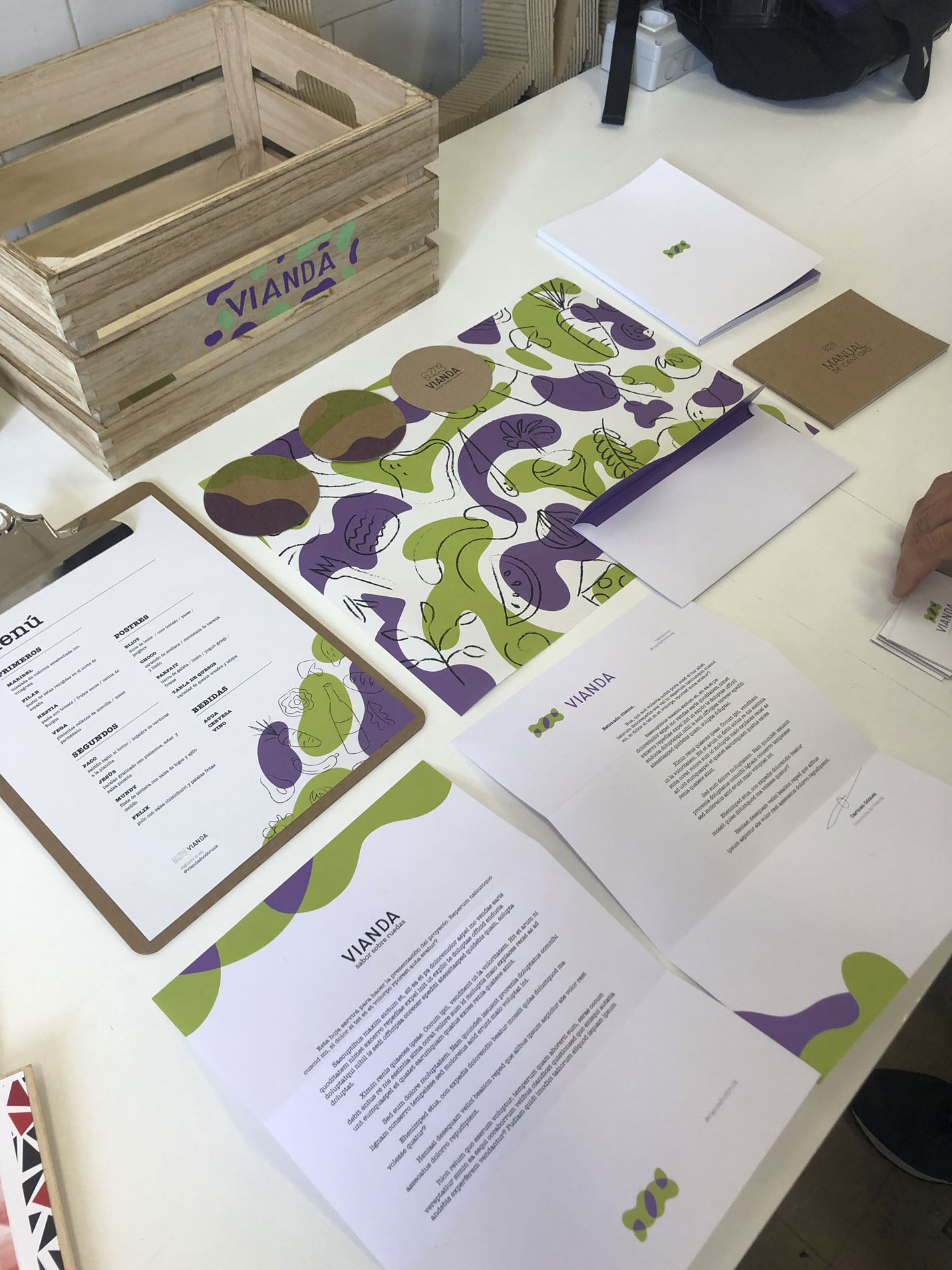 1º de Gráfico diseña la identidad de un aula móvil