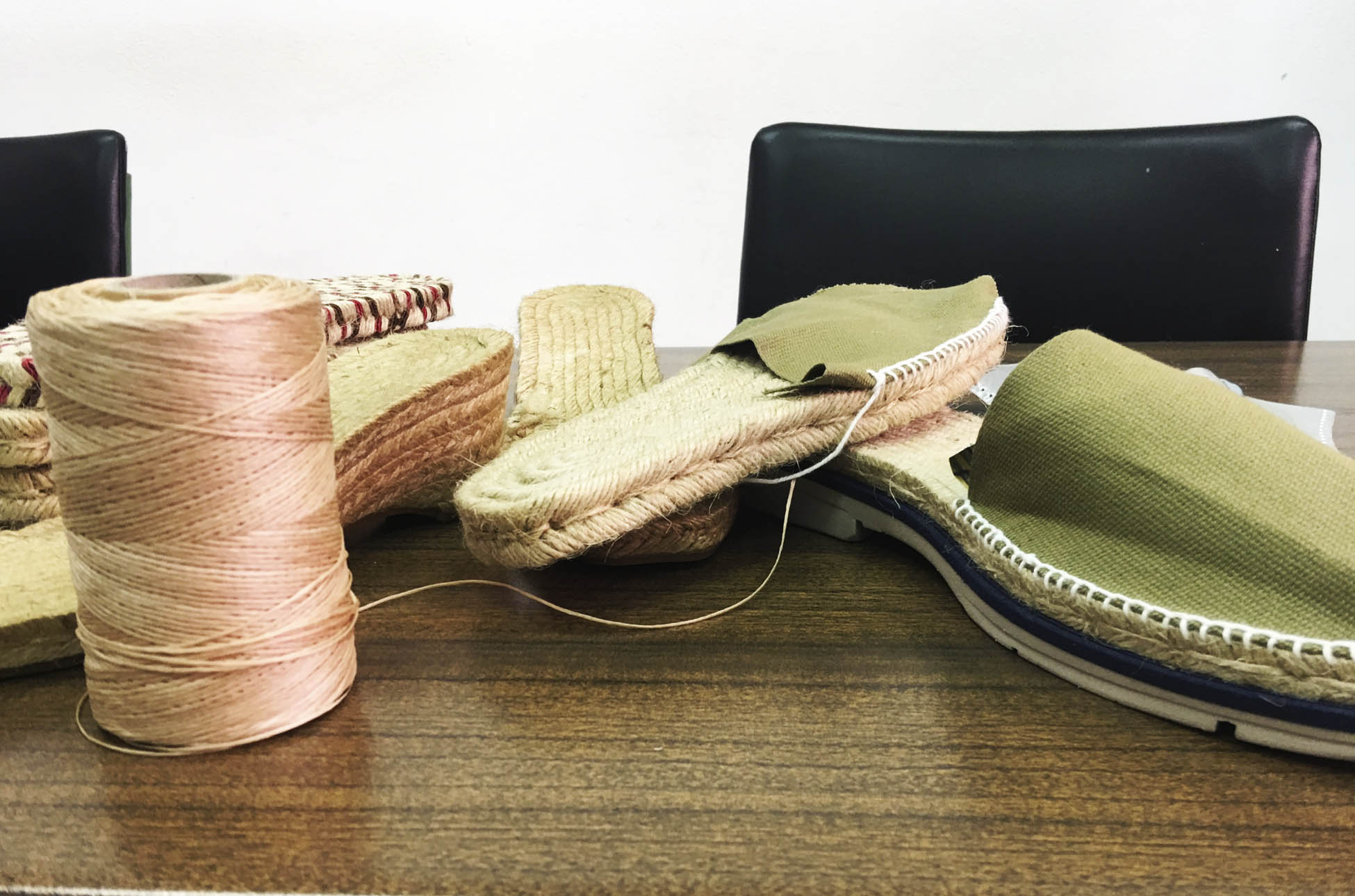 Cosido tradicional de alpargata en el Máster de Calzado