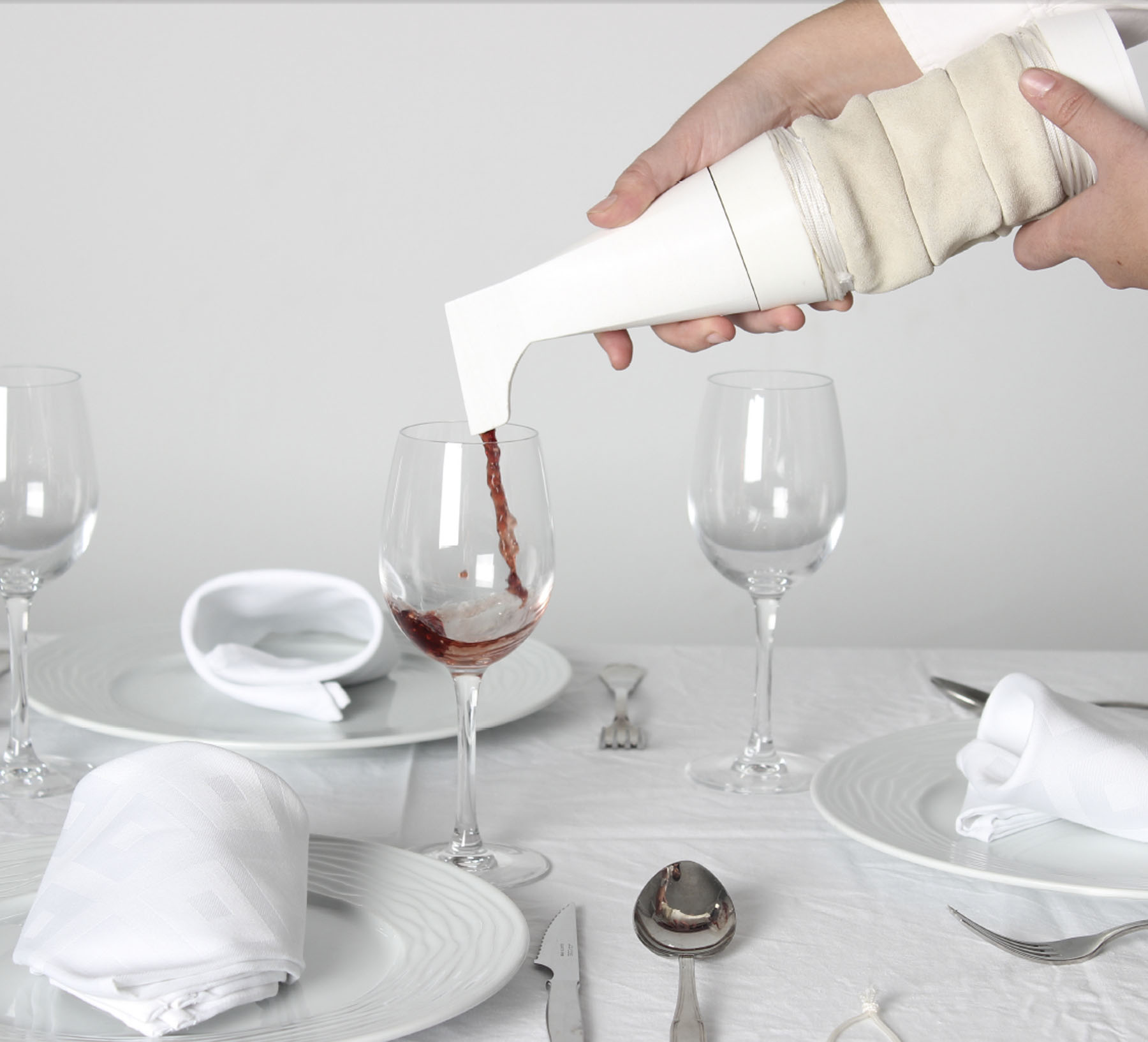 Exposición “De la bota al Diseño” en la Sala Pequeña de la Esdir