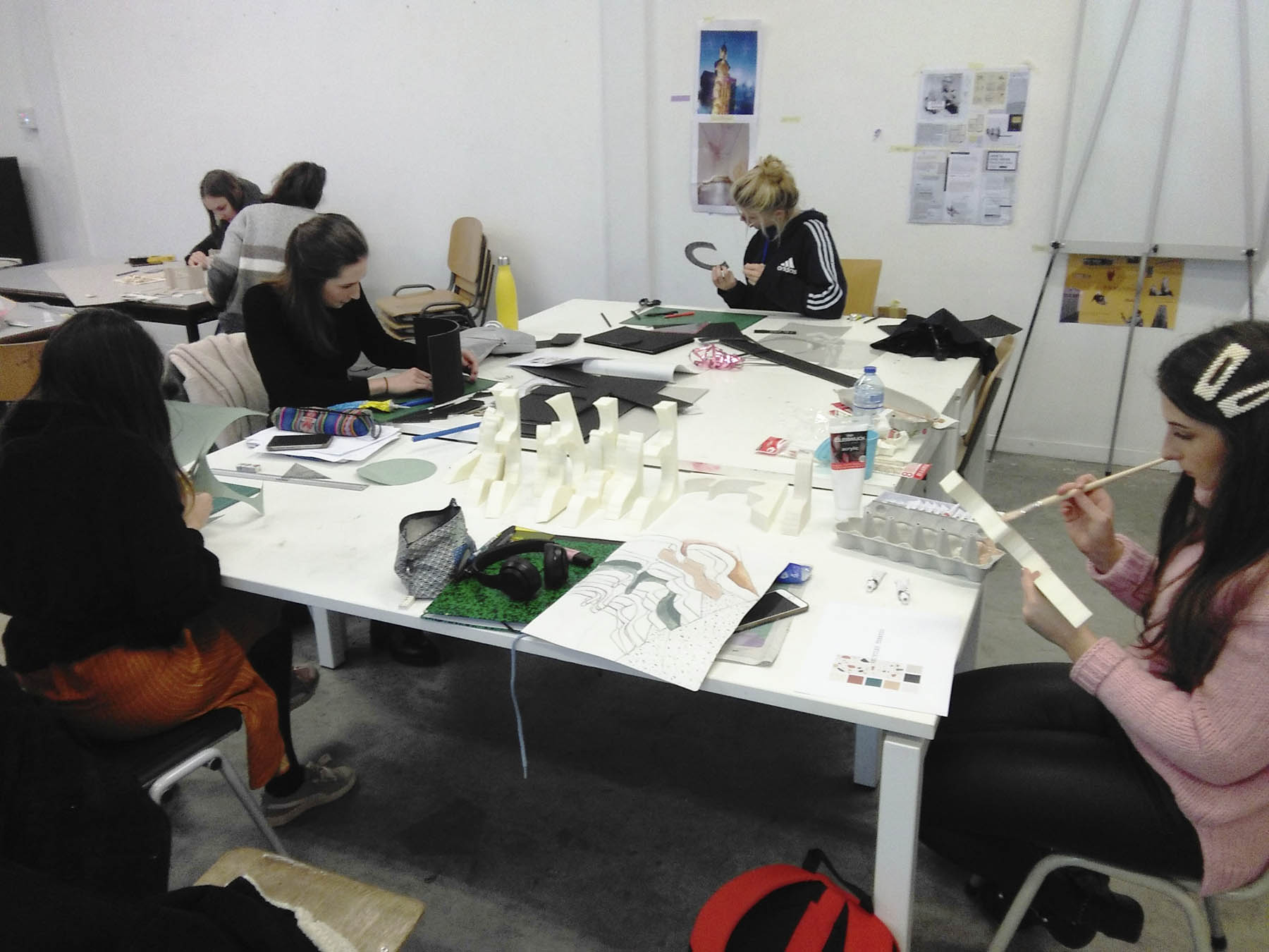 Taller “The skin I live in” en la LUCA School of Arts