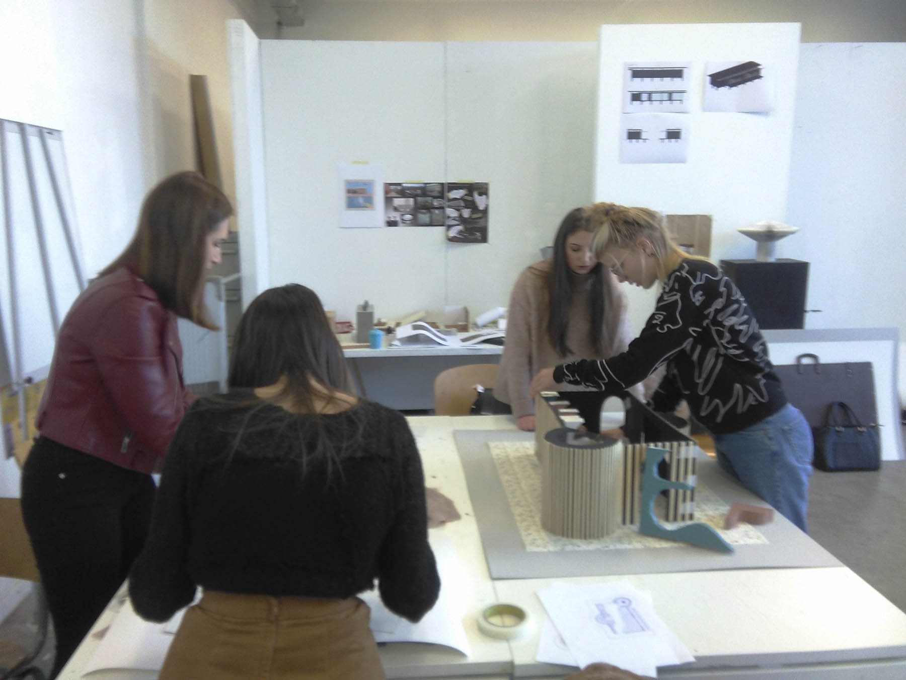 Taller “The skin I live in” en la LUCA School of Arts